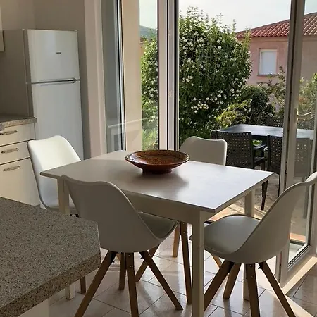 Rez De LʼÎle-Rousse