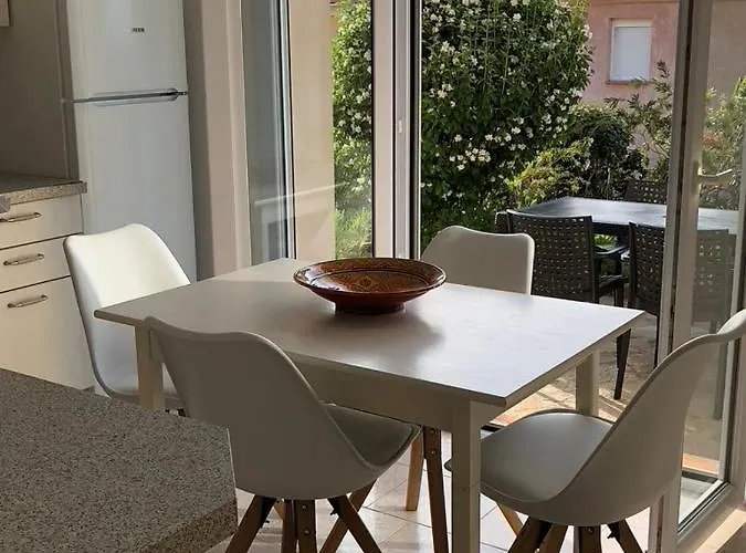 Rez De LʼÎle-Rousse